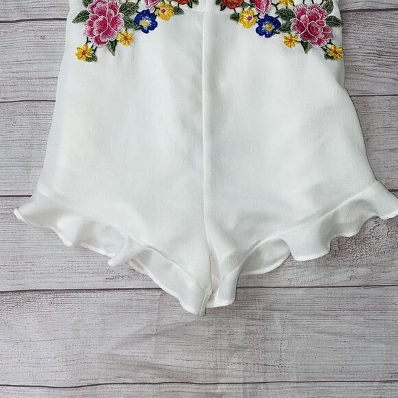 Forever 21 spaghetti strap romper w/floral embroidery white S women - Picture 2 of 13